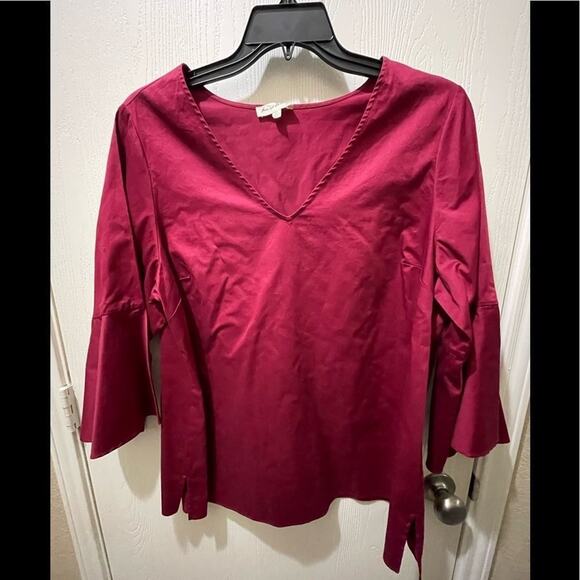 Jane and Delancey bell sleeve top - Picture 1 of 6